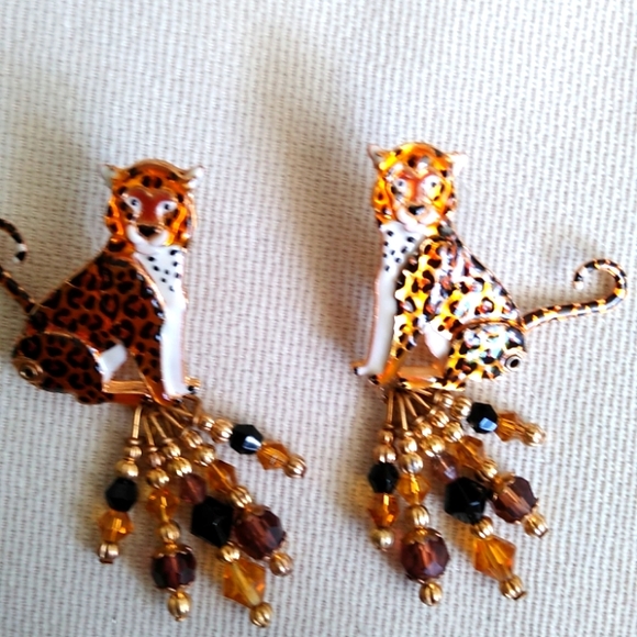 LATR2GO LEOPARD EARRINGS - Picture 4 of 11